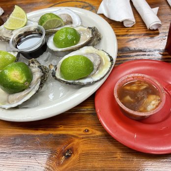 Los Cabos Seafood - oysters on the half shell. - Seafood Near Me - El Paso, Texas Los Cabos Seafood - oysters on the half shell. - Seafood Near Me - El Paso, Texas