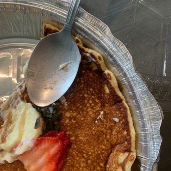 The Feve - Nothing but basil on the inside. Nothing filled in the middle. Just a spoon of cream cheese, a strawberry, and more basil - Bars Near Me - Oberlin, Ohio