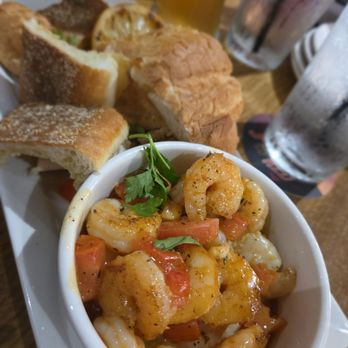 BJ's Restaurant & Brewhouse - New American Near Me - Oviedo, Florida