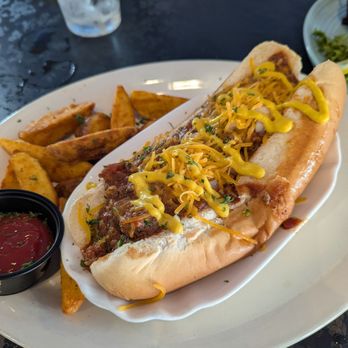 Pirates Paradise - Chili dog and fries - Seafood Near Me - Spring, Texas