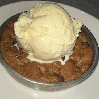 BJ's Restaurant & Brewhouse - Mini Chocolate Chip Pizookie w/Vanilla Ice Cream - New American Near Me - Queen Creek, Arizona