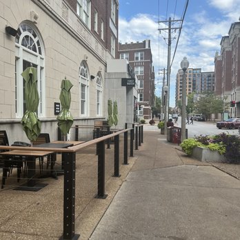 First Watch - Sidewalk - Breakfast & Brunch Near Me - St. Louis, Missouri
