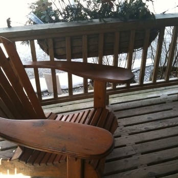 Pine Farms Orchard - The porch - Cafes Near Me - King City, Ontario