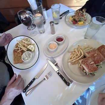 Hillstone - New American Near Me - Santa Monica, California
