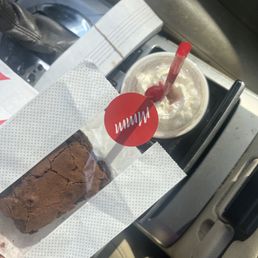 Brownie Strawberry Milkshake Brownie Strawberry Milkshake