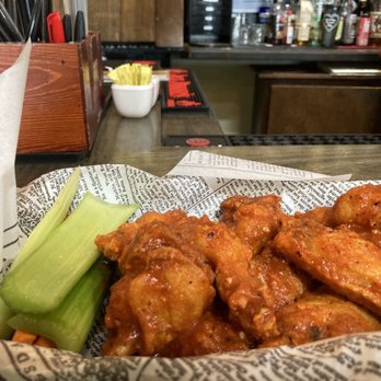 Barrelhouse 101 - Hot wings, fire hot style. - American Near Me - Ventura, California