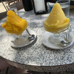 Dulcería y Sorbetería Colón - Mango and peach
