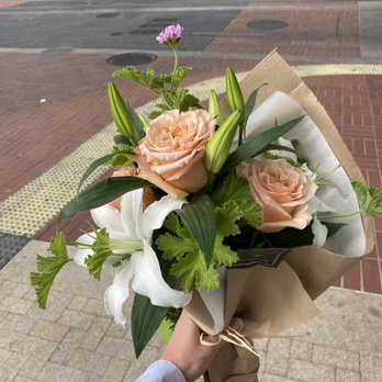 Flowers Tommy Luke - Florists Near Me - Portland, Oregon
