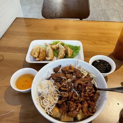 Happy Wok - Vermecelli # 1 Pork & Egg Roll