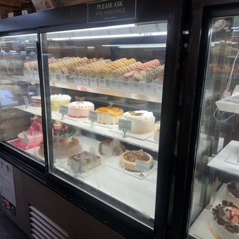 Tous Les Jours - Bakeries Near Me - Glenview, Illinois