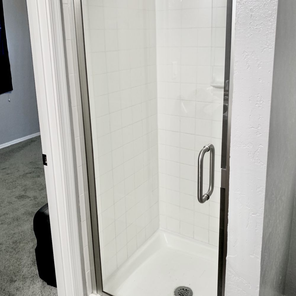 AZ Express Glass and Mirror - Even if it did not need replacing, I am glad I had them come out.. I feel like this helped sell the tenants on my unit =) - Glass & Mirrors Near Me - Phoenix, Arizona