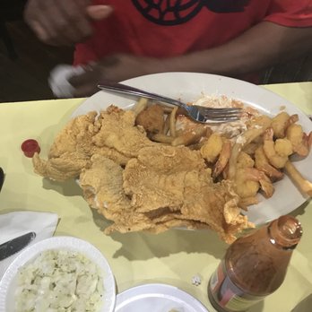 Middendorf's - Manchac - Seafood platter half eaten - Seafood Near Me - Akers, Louisiana Middendorf's - Manchac - Seafood platter half eaten - Seafood Near Me - Akers, Louisiana