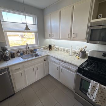 House Cleaning SF - Freshly cleaned kitchen...she always does a great job! - Home Cleaning Near Me
