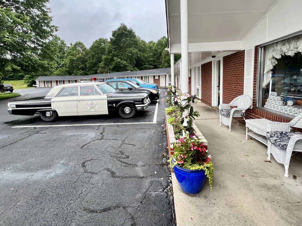 MAYBERRY MOTOR INN Updated October 2024 103 Photos & 23 Reviews 501 N Andy Griffith Pkwy