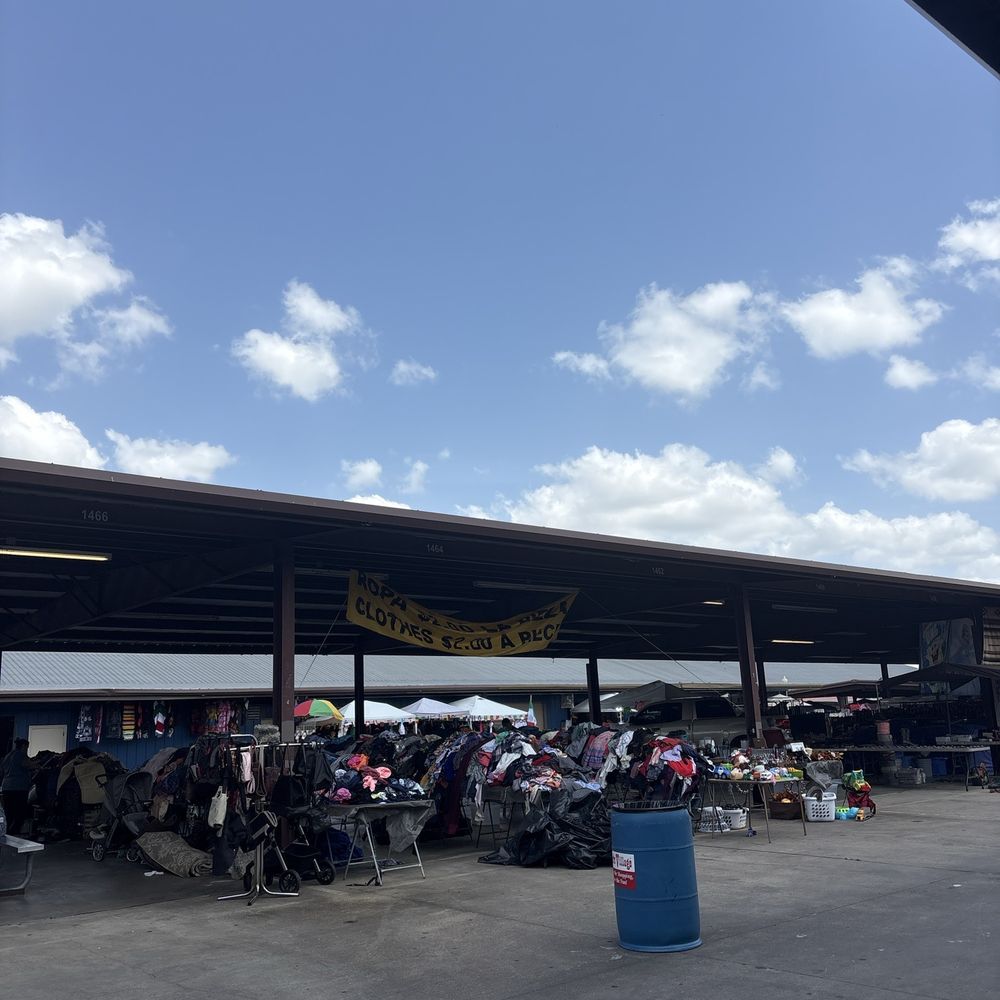Traders Village - Everything is at low price!! I love it make sure you Hydrate if you're coming out on a hot sunny day !! It's huge - Flea Markets Near Me - Houston, Texas Traders Village - Everything is at low price!! I love it make sure you Hydrate if you're coming out on a hot sunny day !! It's huge - Flea Markets Near Me - Houston, Texas