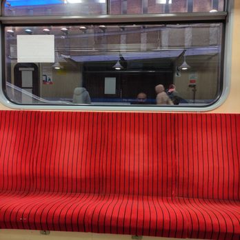 Metro Plac Wilsona - Metro na stacji plac Wilsona. - Public Transportation Near Me - Warsaw, MZ