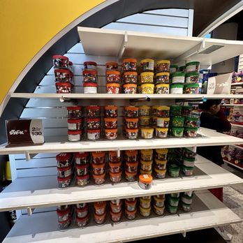 M&M'S New York - Candy Stores Near Me - New York, New York M&M'S New York - Candy Stores Near Me - New York, New York