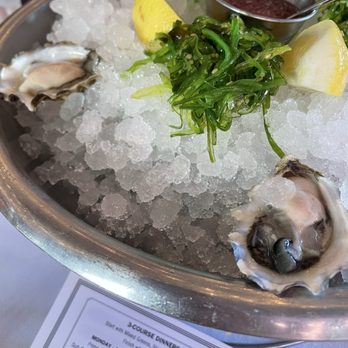 RingSide Steakhouse - Half dozen oysters - Steakhouses Near Me - Portland, Oregon RingSide Steakhouse - Half dozen oysters - Steakhouses Near Me - Portland, Oregon