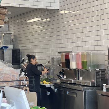 Frutas - Worker making my drink - Juice Bars & Smoothies Near Me - Chula Vista, California