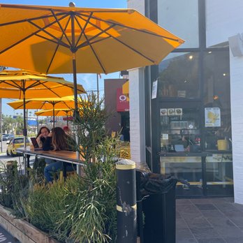 Muffin Can Stop Us - Sitting area - Breakfast & Brunch Near Me - Studio City, California Muffin Can Stop Us - Sitting area - Breakfast & Brunch Near Me - Studio City, California