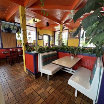 Tacos Faenas - tables and booths in a restaurant - Mexican Near Me - Everett, Washington Tacos Faenas - tables and booths in a restaurant - Mexican Near Me - Everett, Washington