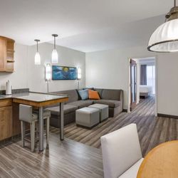 Hyatt House Hartford North/Windsor - Guest Room