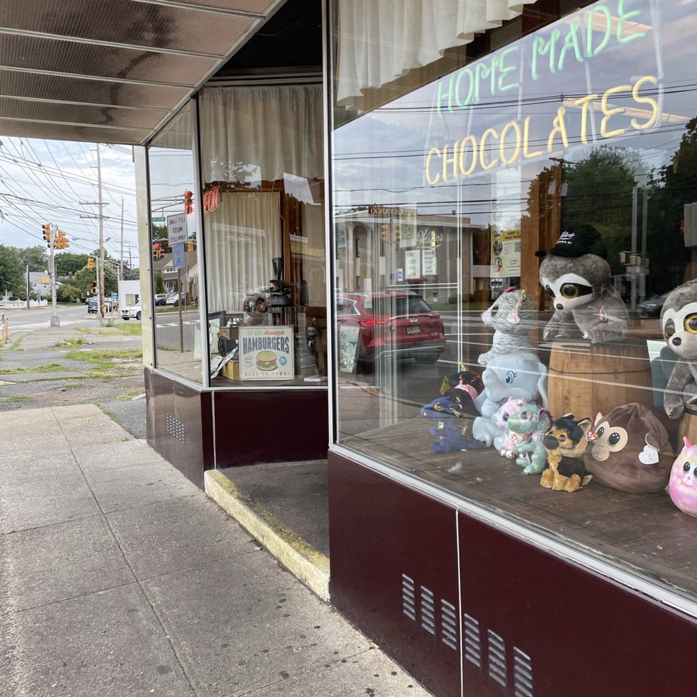 Holsten's - Store front - Candy Stores Near Me - Bloomfield, New Jersey