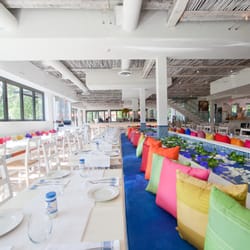 Boardwalk Place - Trinity Taverna Dining Area
