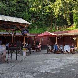 Big Block Brewing - Sammamish - Outdoor seating