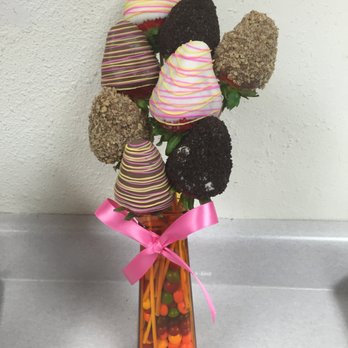 Sweet Addictions - vase of chocolate covered strawberries - Ice Cream & Frozen Yogurt Near Me - Hillsboro, Illinois Sweet Addictions - vase of chocolate covered strawberries - Ice Cream & Frozen Yogurt Near Me - Hillsboro, Illinois