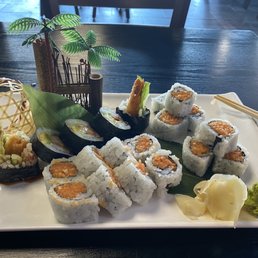 Spicy Tuna Naruto Roll