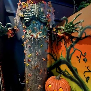 13th Hole Halloween Mini Golf - Mini Golf Near Me - Wilmington, North Carolina 13th Hole Halloween Mini Golf - Mini Golf Near Me - Wilmington, North Carolina