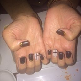 Look at that amazing glitter work and those straight lines.