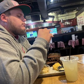 Hoggy's Restaurant and Catering - Barbeque Near Me - Columbus, Ohio