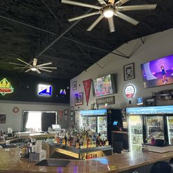 The Hillbilly Cafe - Picture of the bar.