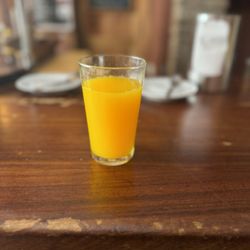 Café 4 Gatos - Fresh squeezed OJ
