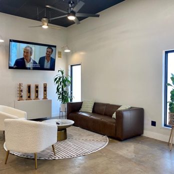 FACETS - Remodeled showroom May 2022 - sitting area - Kitchen & Bath Near Me - McKinney, Texas FACETS - Remodeled showroom May 2022 - sitting area - Kitchen & Bath Near Me - McKinney, Texas