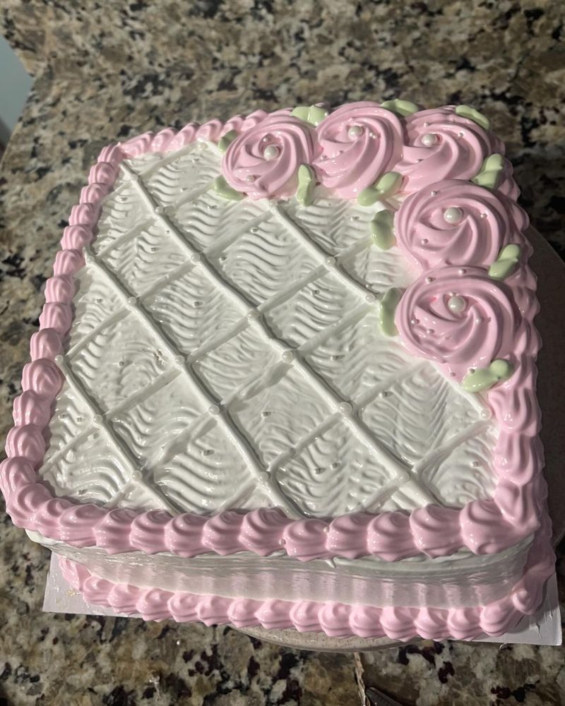 Mia Sweet Cakes Logo