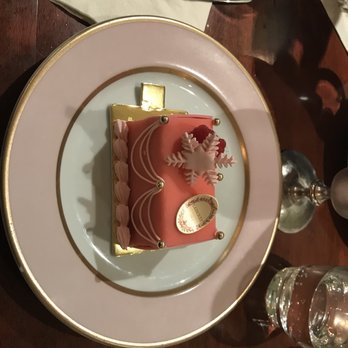 Ladurée - Bakeries Near Me - London, XGL Ladurée - Bakeries Near Me - London, XGL
