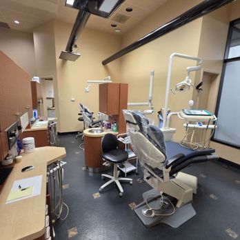 Thomas L Anderson, DDS - The treatment chairs ( no walls ) - General Dentistry Near Me - Kansas City, Missouri Thomas L Anderson, DDS - The treatment chairs ( no walls ) - General Dentistry Near Me - Kansas City, Missouri