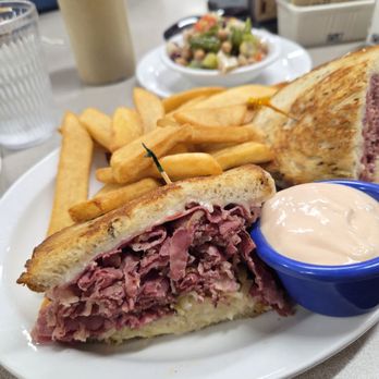 DZ Akin's - Reuben - Delis Near Me - San Diego, California
