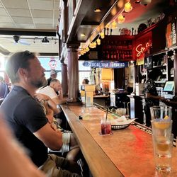 Park Street Tavern - Bar shot.