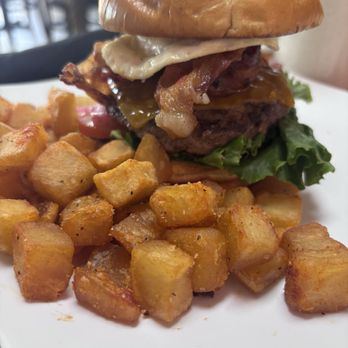 Market Street Cafe - Brunch Burger - Cafes Near Me - Lockhart, Texas