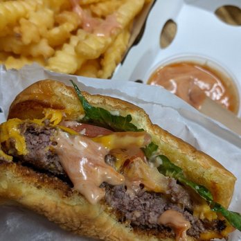 Shake Shack Jamaica Ave - Burgers Near Me - Jamaica, New York Shake Shack Jamaica Ave - Burgers Near Me - Jamaica, New York