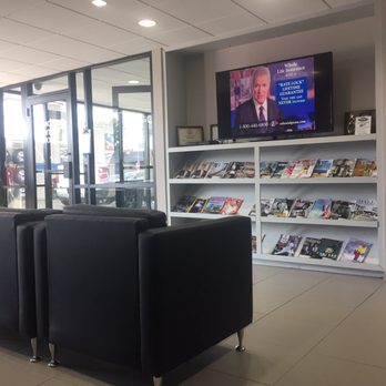 Ray Huffines Chevrolet Plano - customer waiting room - Auto Repair Near Me - Plano, Texas