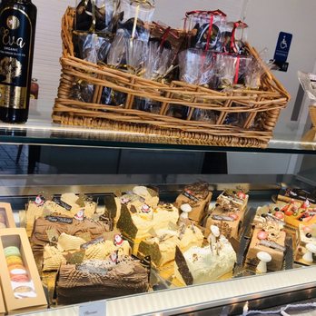 La Croquantine de matthieu - Macaroons and Pastries - Bakeries Near Me - Doral, Florida