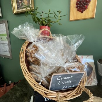 The Pressed'O - a basket of bread and pastries - Juice Bars & Smoothies Near Me - Clinton, Massachusetts The Pressed'O - a basket of bread and pastries - Juice Bars & Smoothies Near Me - Clinton, Massachusetts