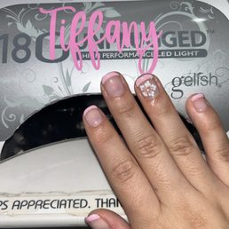 Went in thinking I was going to get myself typically French tip but Tiffany convinced me to do a bit of nail art. So Amazing! Went in thinking I was going to get myself typically French tip but Tiffany convinced me to do a bit of nail art. So Amazing!