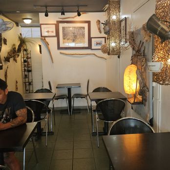 Insomnia - Inside - Coffee & Tea Near Me - Honolulu, Hawaii