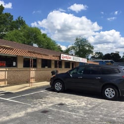 Raley's Quick Eats - Don't be fooled by the exterior! Excellent burgers!